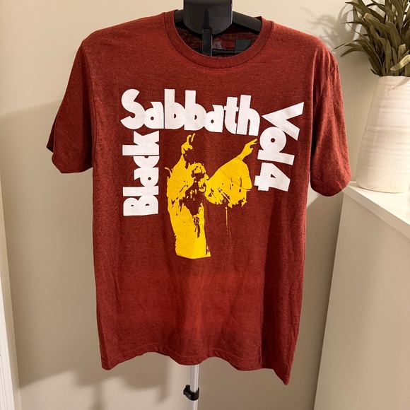 Black Sabbath Vol 4 T Shirt - Picture 2 of 5